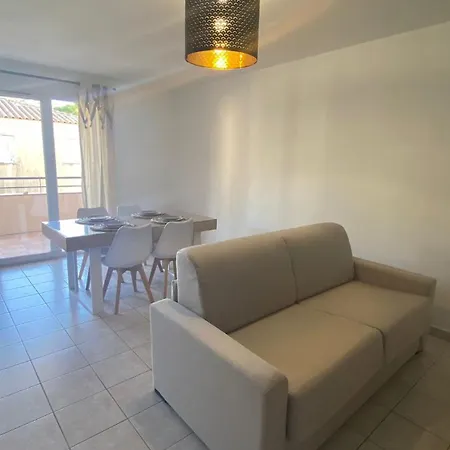 Spacieux Avec Terrasse Et Parking Prive Apartment