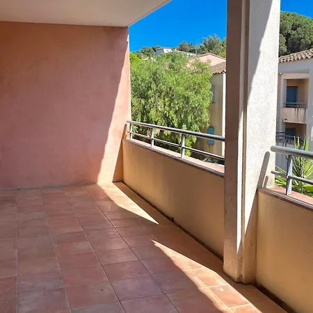 Spacieux Avec Terrasse Et Parking Prive Apartment Sainte-Maxime