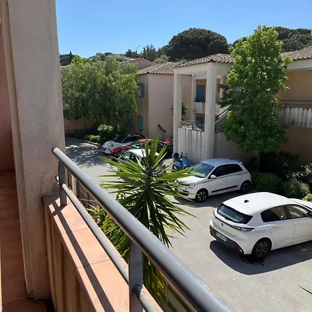 Apartment Spacieux Avec Terrasse Et Parking Prive Sainte-Maxime
