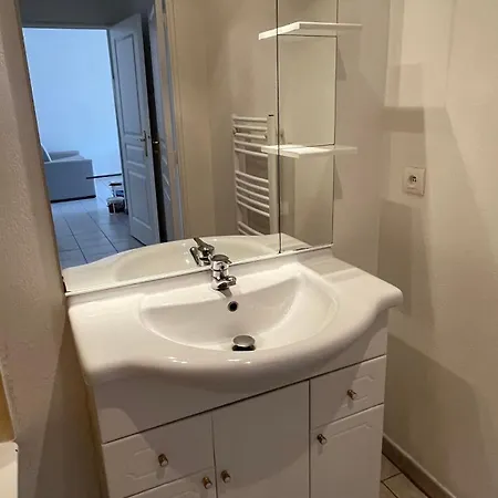 Spacieux Avec Terrasse Et Parking Prive Apartment Sainte-Maxime